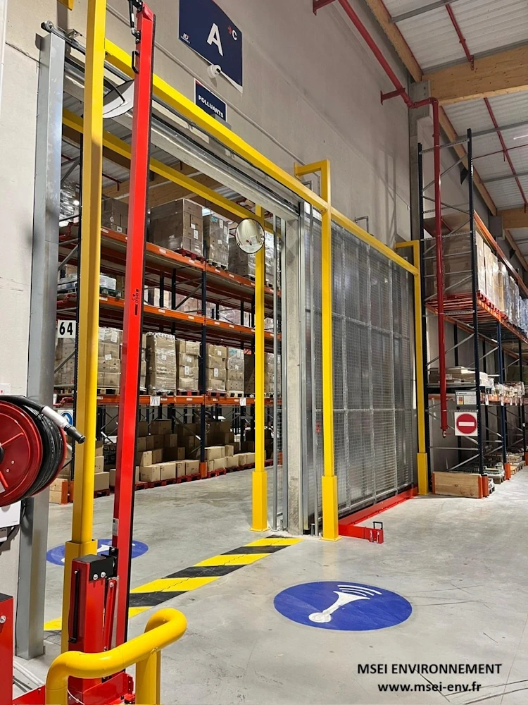 Une barrière rétention pour une porte coupe-feu
