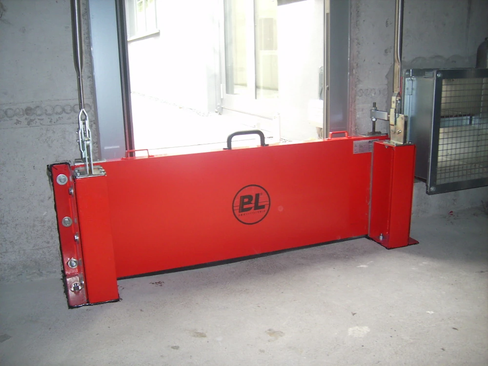 Installation d'une barrière de rétention eaux d'incendie Pollu Stop.